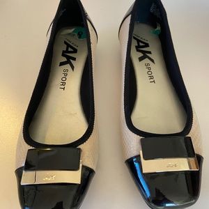 Ann Klein sport flats